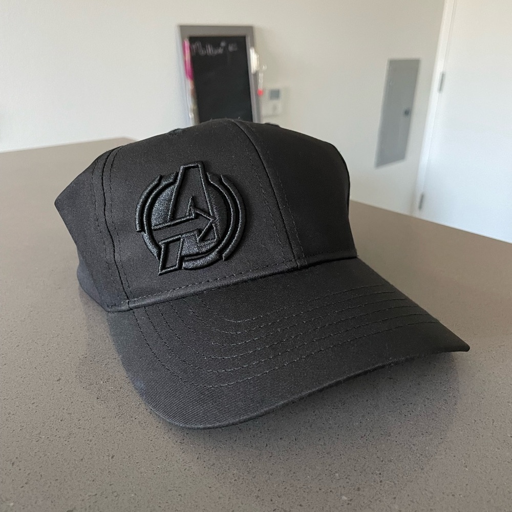 GREAT condition Disney Avengers Campus Black Embroidered Baseball Hat/Cap
